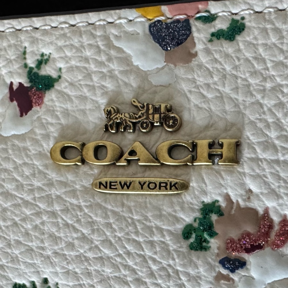 COACH Small Wristlet with Floral Print - Picture 5 of 12